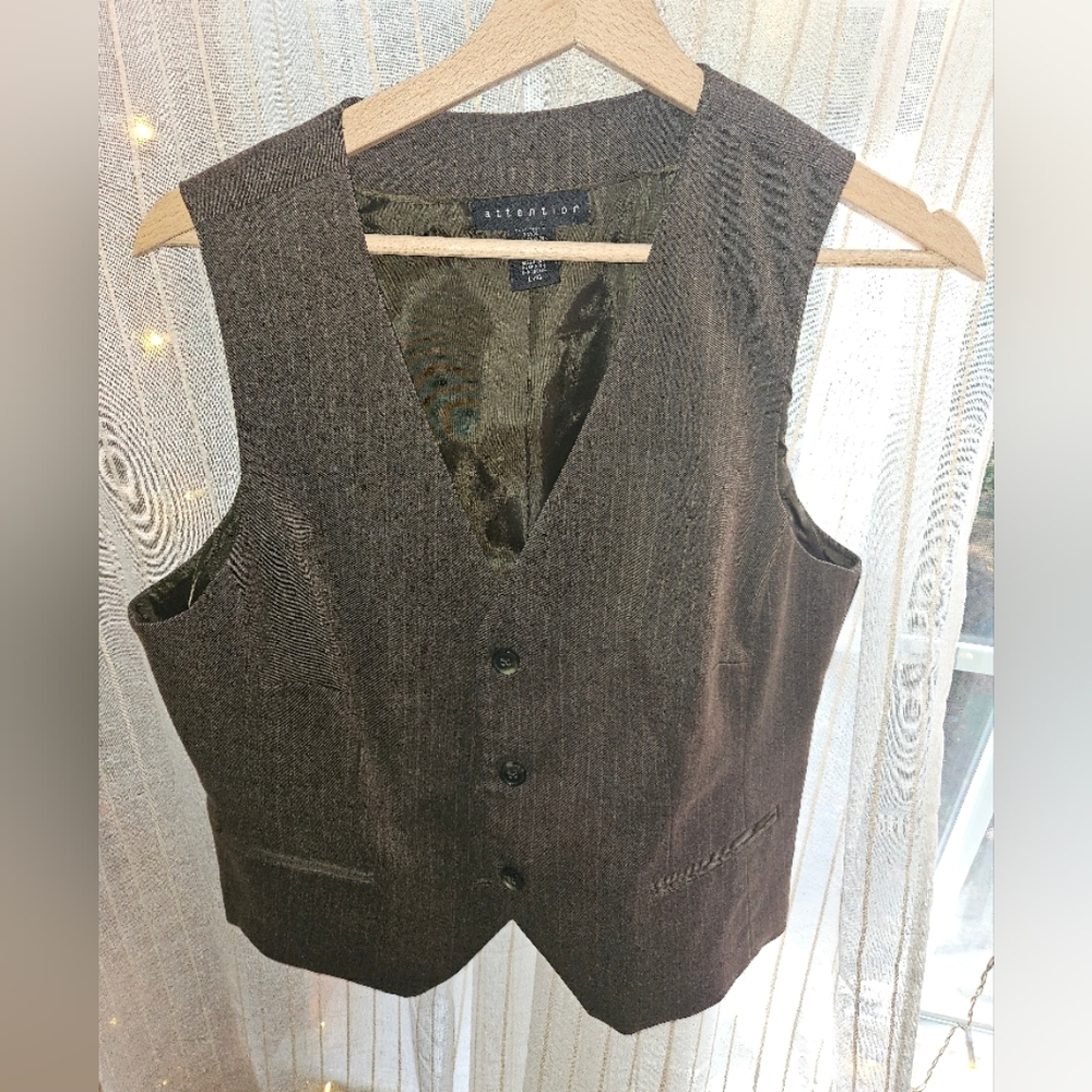 Attention Brown Vest